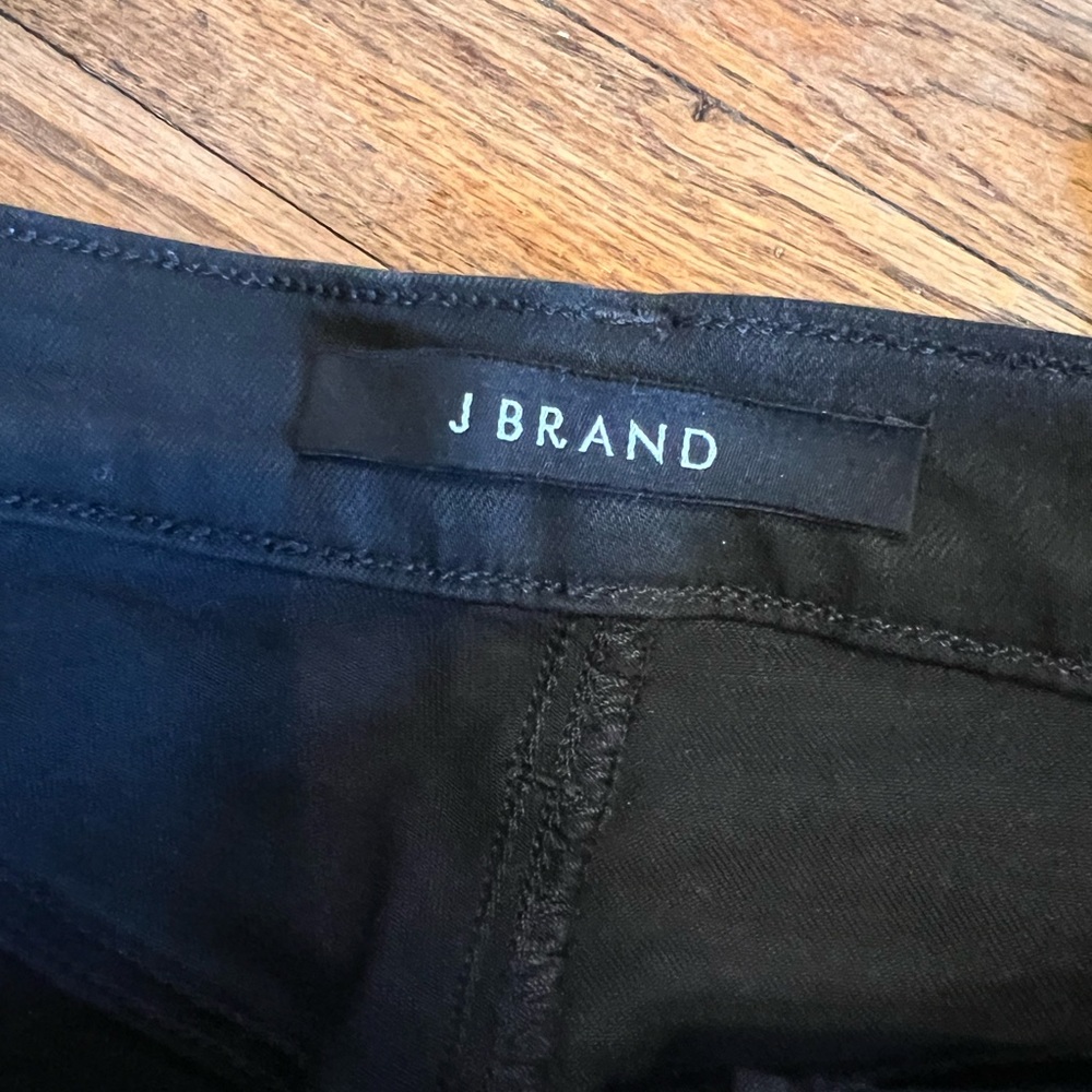 J Brand photo ready Jean with silver piping - Picture 3 of 7